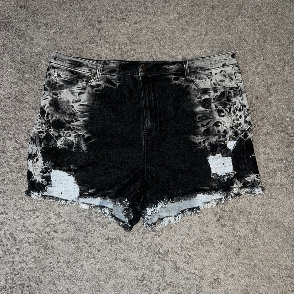 NWT Women’s Fashion Nova Denim Shorts Size 2X